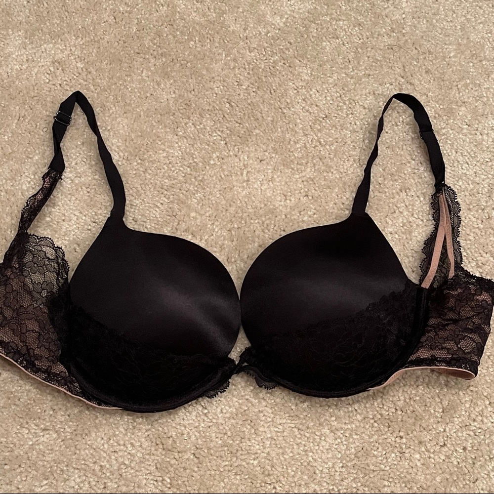 Victoria’s Secret Very Sexy Padded Demi Bra Size 34D